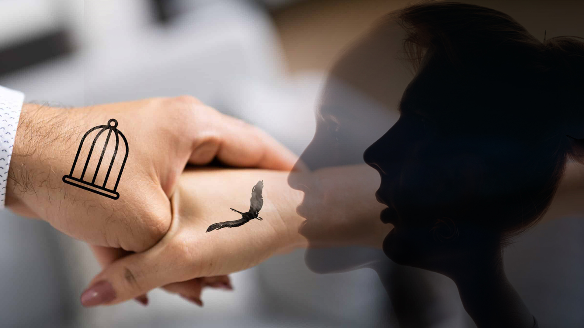 Concept dépendance affective : main avec tatouage cage tenant une main avec tatouage oiseau libre.